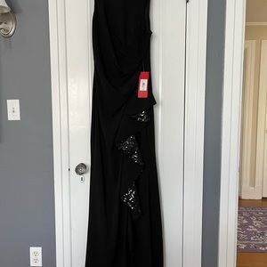 Stunning NWT Carmen Marc Valvo Infusuion Sleeveless Black Evening Gown, size 4